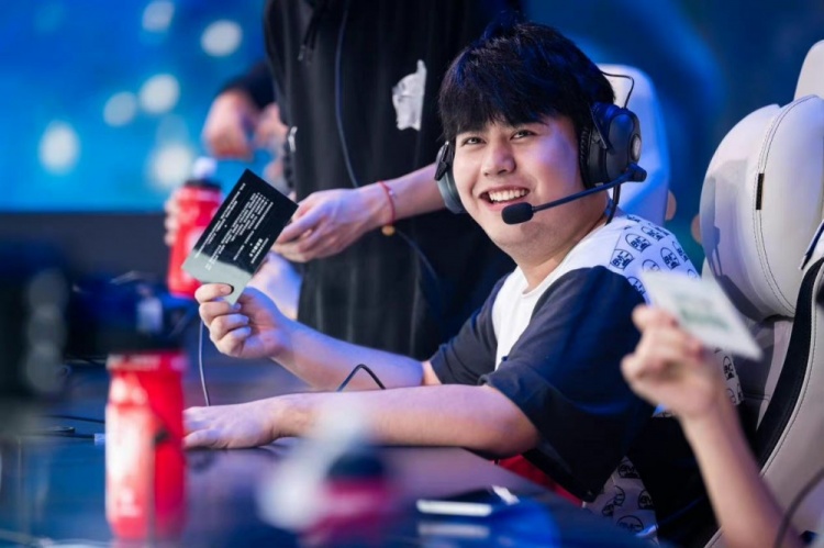 根据最新的 根据最新的